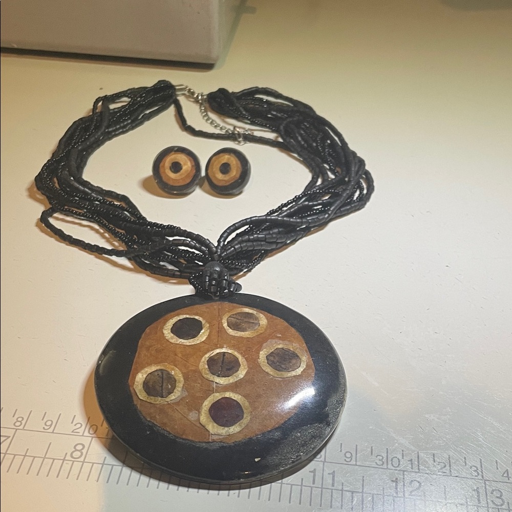 Hand Crafted Black and Brown Circle Pendant Necklace